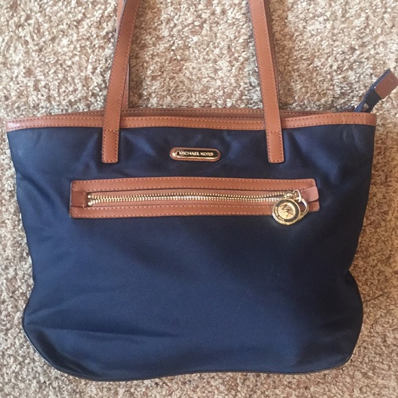 MICHAEL Michael Kors Handbags - Michael Kors "Kempton" navy tote